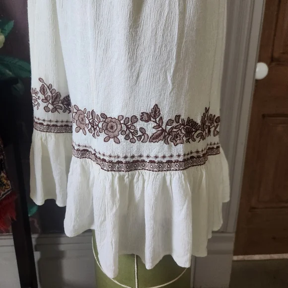 Shyanne Embroidered Boho Dress – Ivory – Women’s Medium - Picture 6 of 14